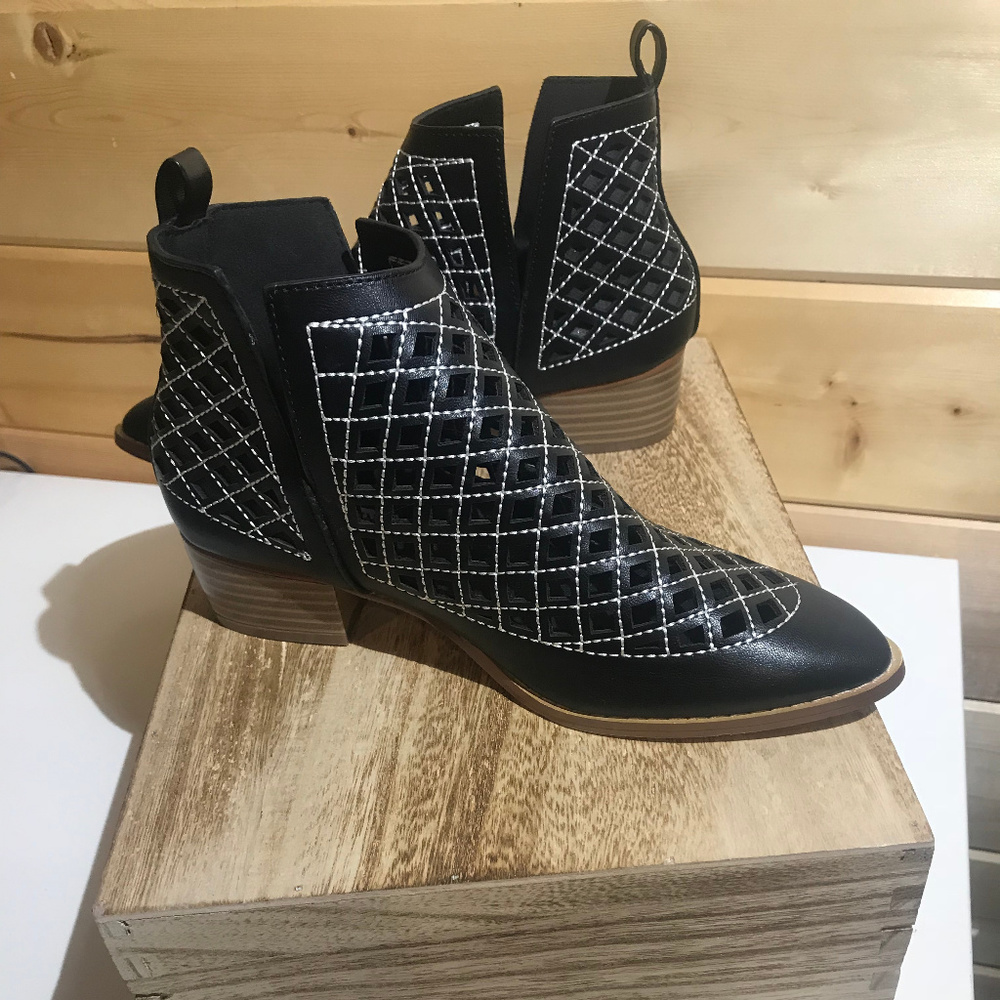 Cape Robbin Ankle Boots